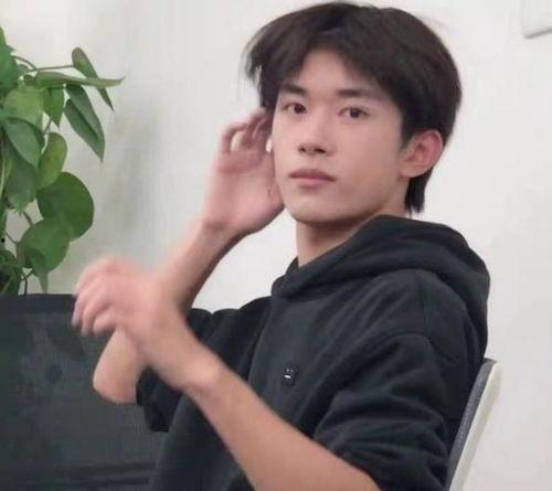 娱乐吃瓜易烊千玺周冬雨,娱乐吃瓜现场再现